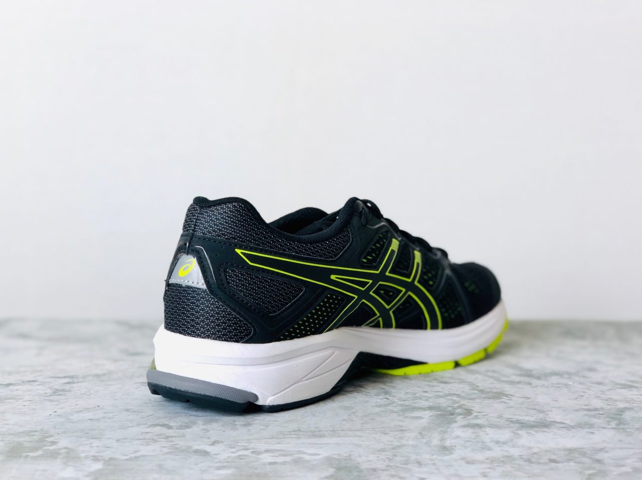 fila running shoes pink